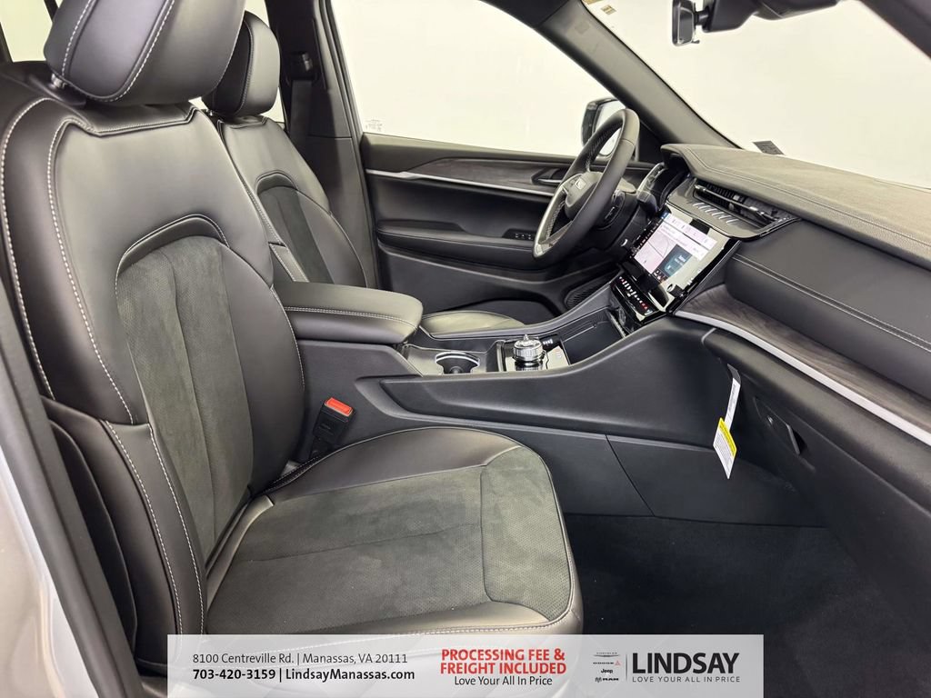 New 2026 Jeep Grand Cherokee Altitude AWD/4WD image 13