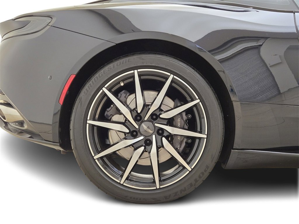 Used 2021 Aston Martin DB11 image 7