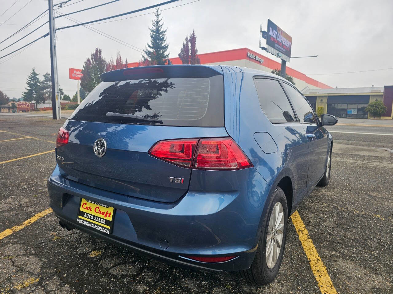 Used 2015 Volkswagen Golf S image 8