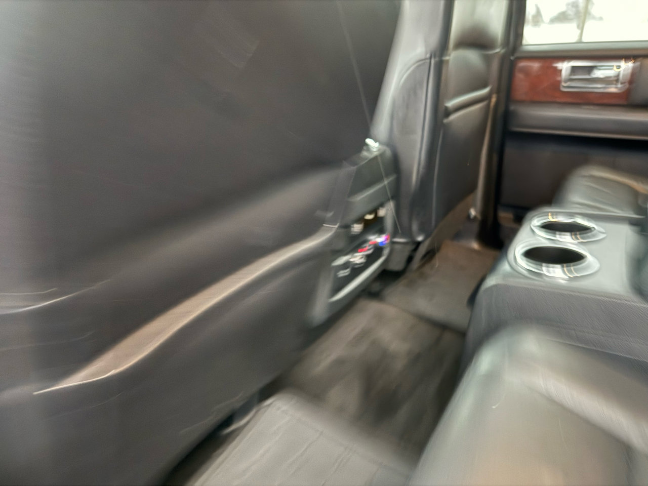 Used 2016 Lincoln Navigator Select image 22