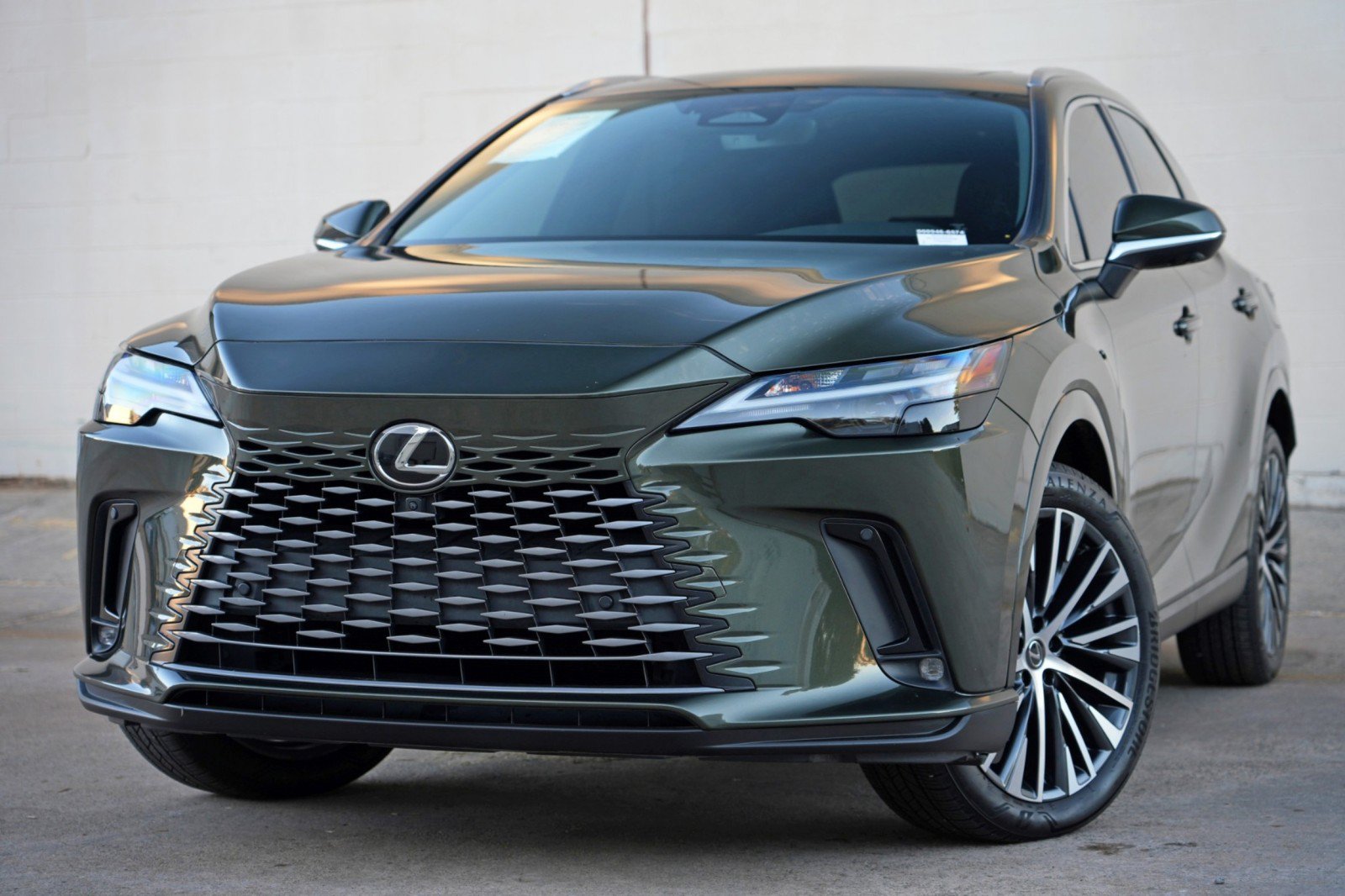 Used 2023 Lexus RX 350 Premium Plus w/ Accessory Package (Z1) FWD image 3