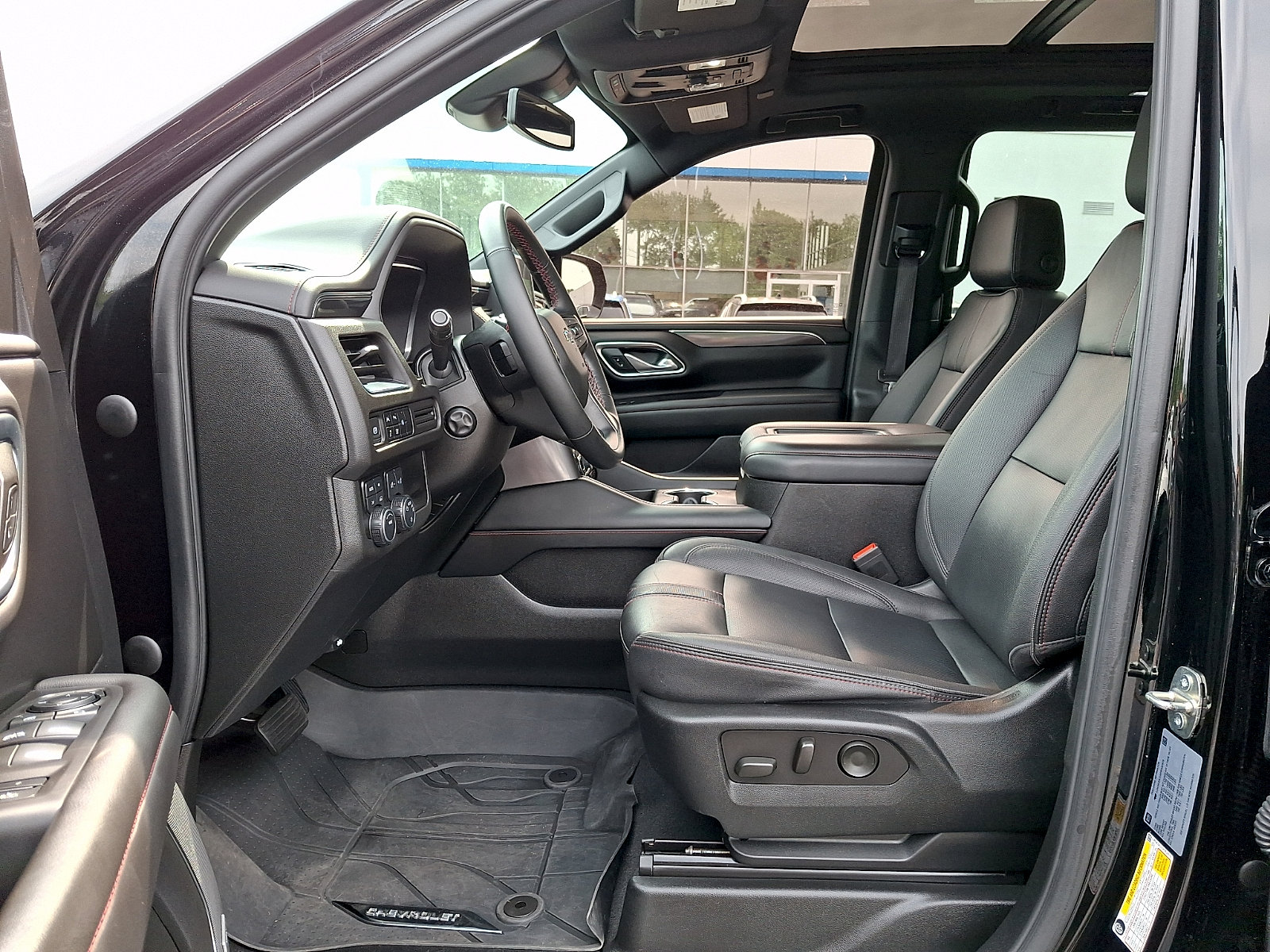 Used 2023 Chevrolet Suburban RST w/ Luxury Package AWD/4WD image 14