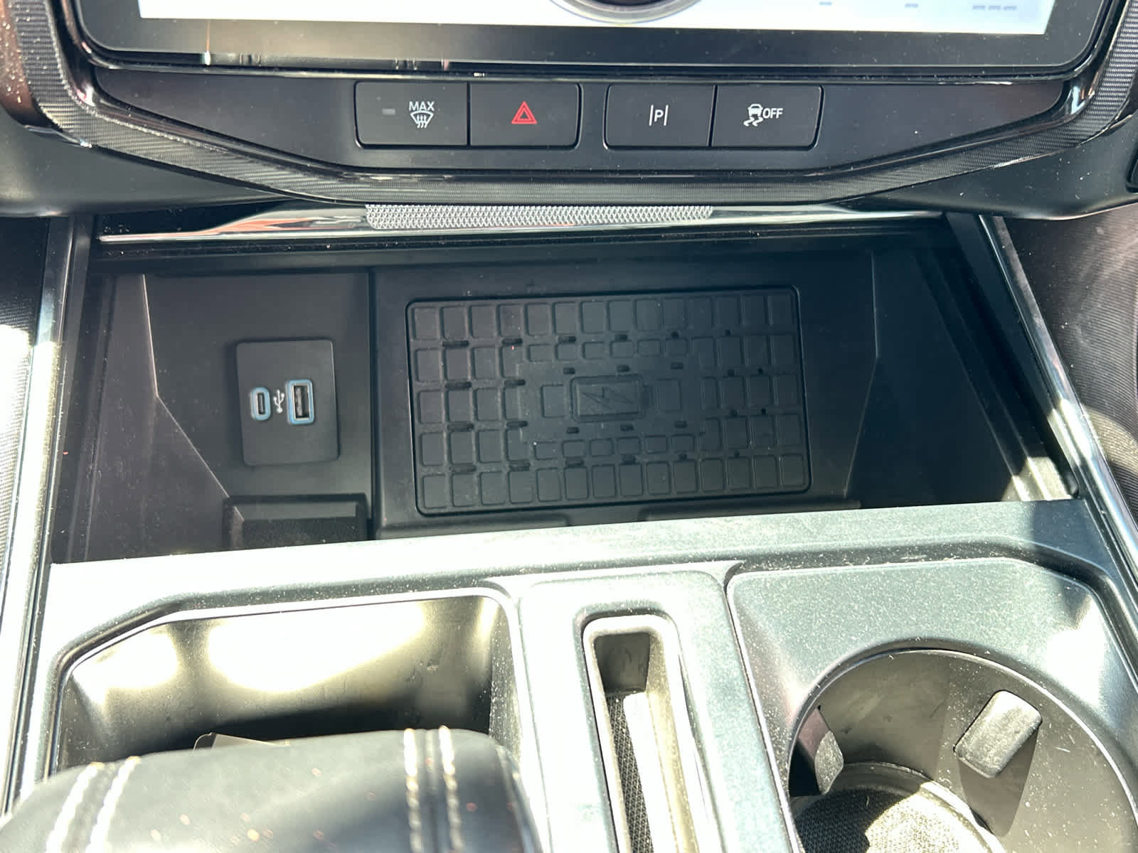 Certified 2024 Ford F150 Lightning Platinum image 32