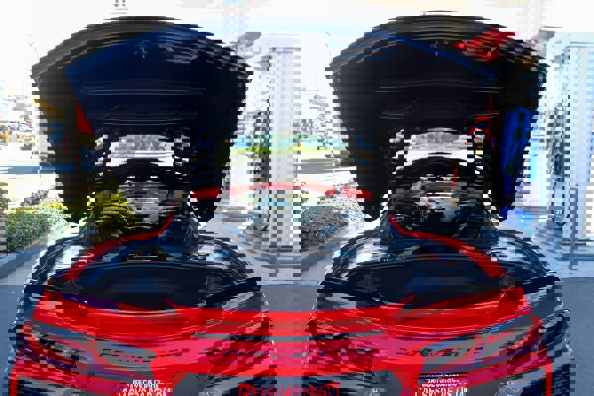 Used 2020 Chevrolet Corvette Stingray Premium Cpe w/ 3LT Preferred Equipment Group image 37