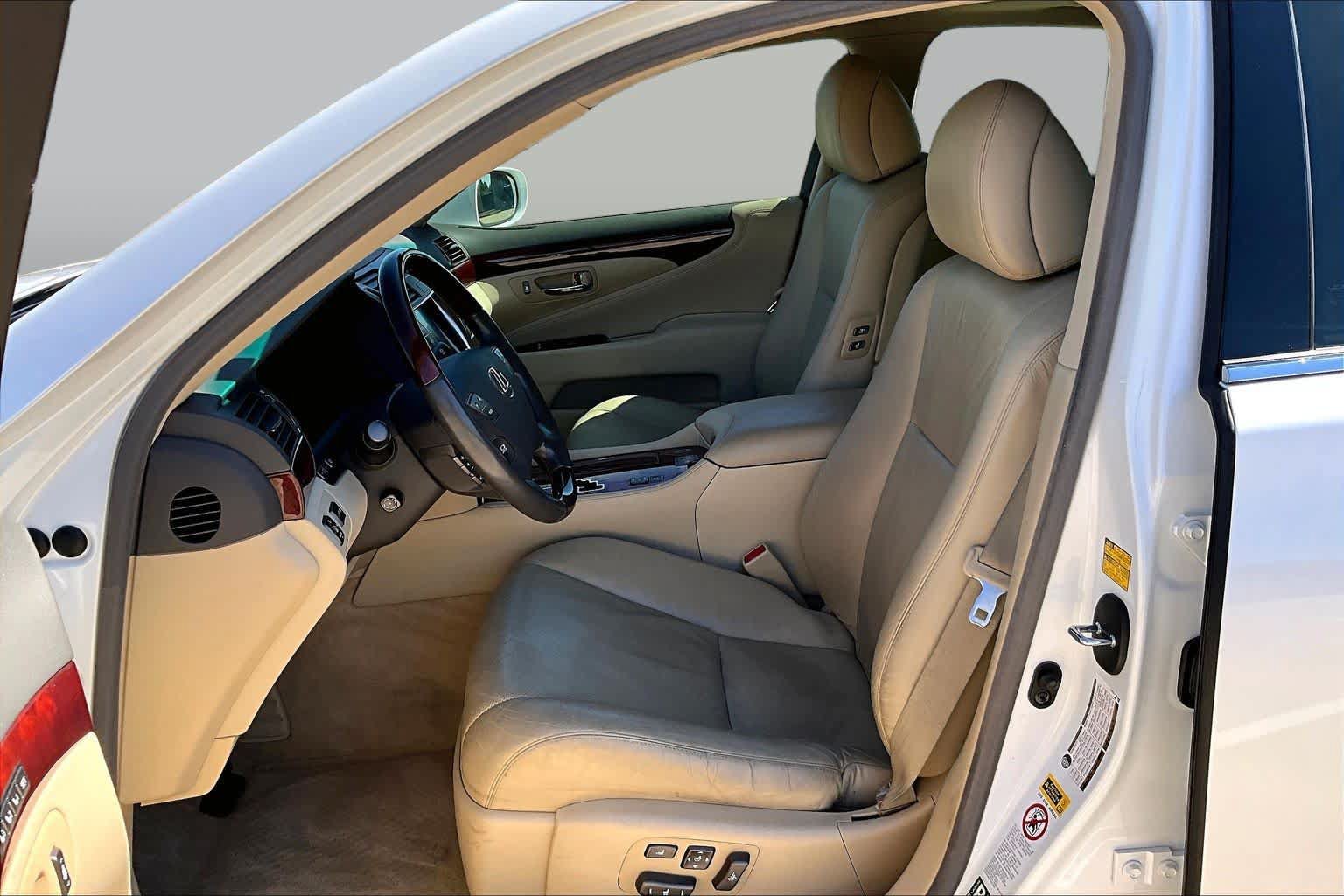 Used 2008 Lexus LS 460 RWD image 7