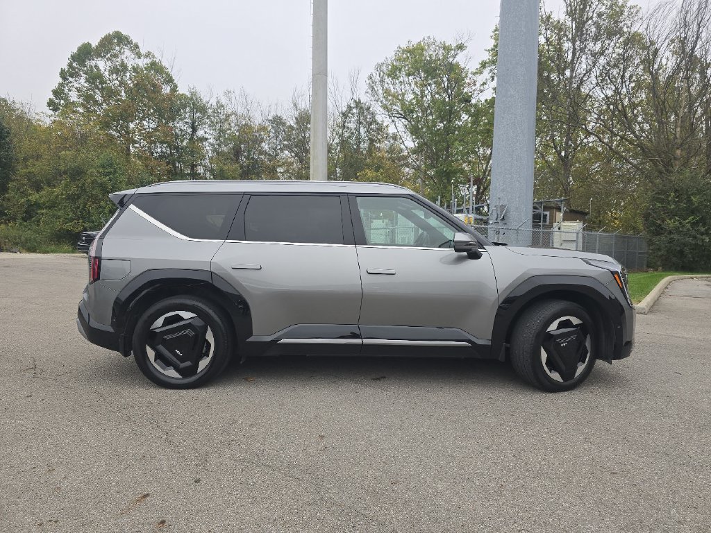 Used 2024 Kia EV9 Land AWD/4WD image 17