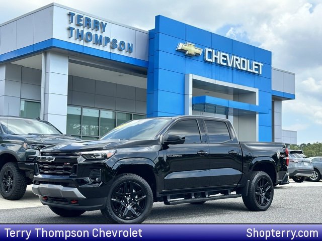 Used 2025 Chevrolet Colorado Z71 w/ Technology Package
