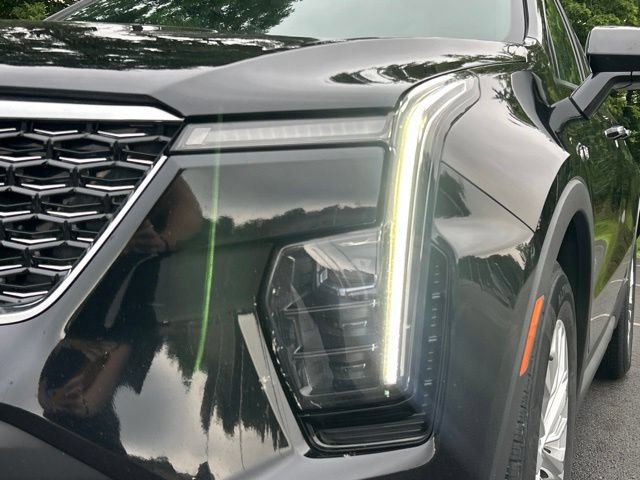 Used 2024 Cadillac XT4 Luxury w/ Cold Weather Package AWD/4WD image 10
