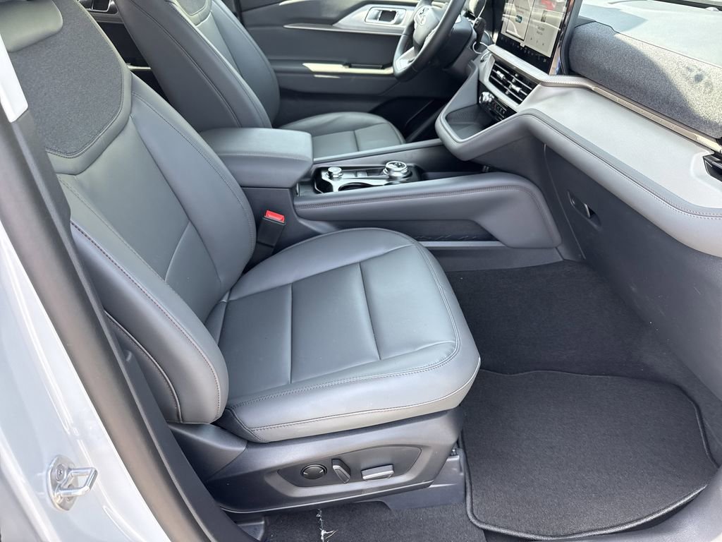 New 2026 Ford Explorer Active image 13
