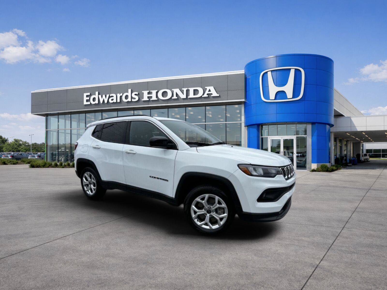 Used 2025 Jeep Compass Latitude AWD/4WD image 1
