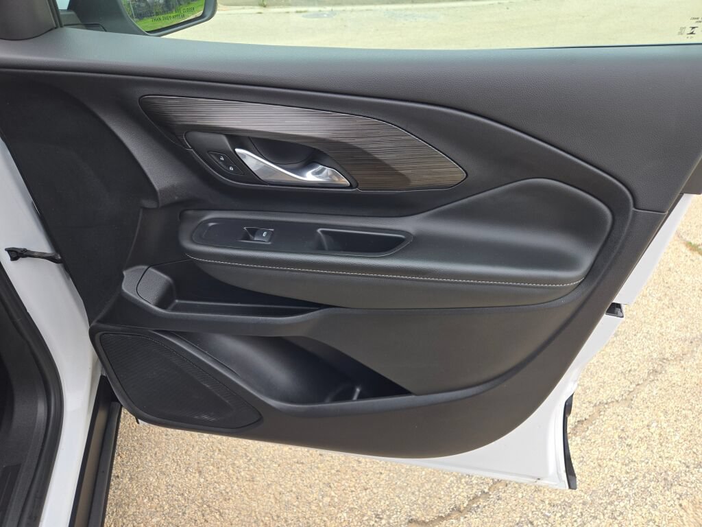 Used 2024 GMC Terrain SLE FWD image 8
