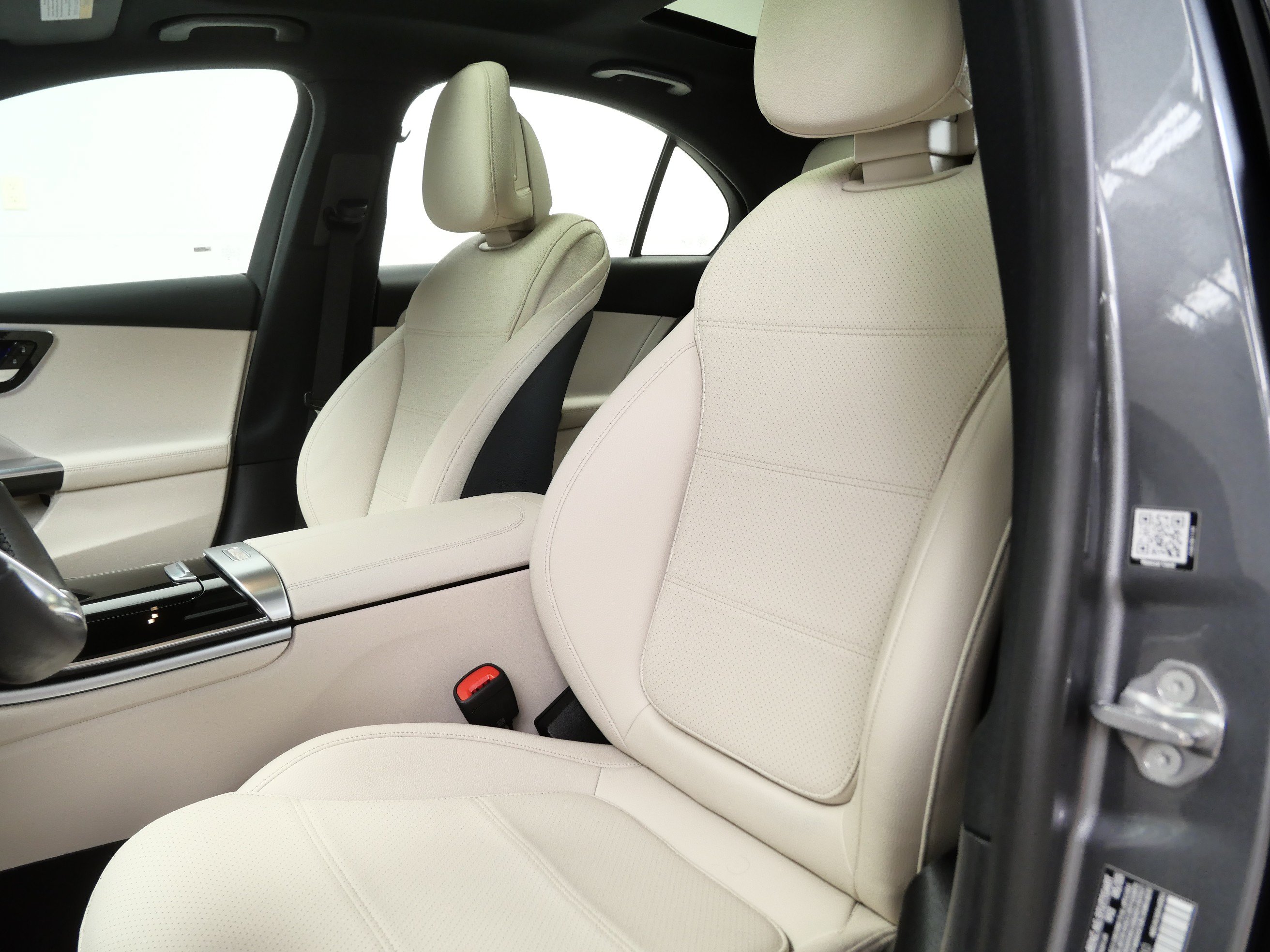 Certified 2023 Mercedes-Benz C 300 4MATIC Sedan image 15