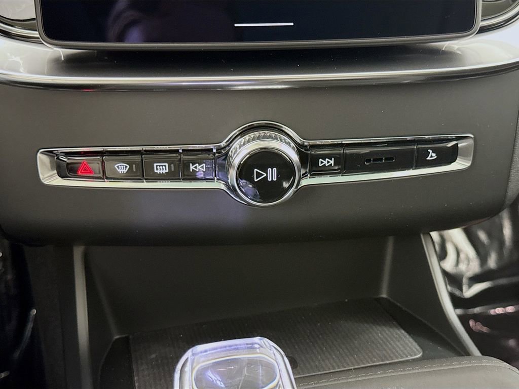 New 2026 Volvo XC90 B5 Plus w/ Protection Package image 15