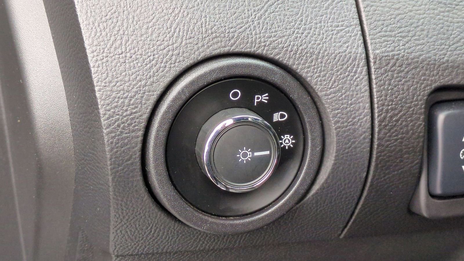 Used 2014 Ford Taurus SHO w/ Equipment Group 401A image 17