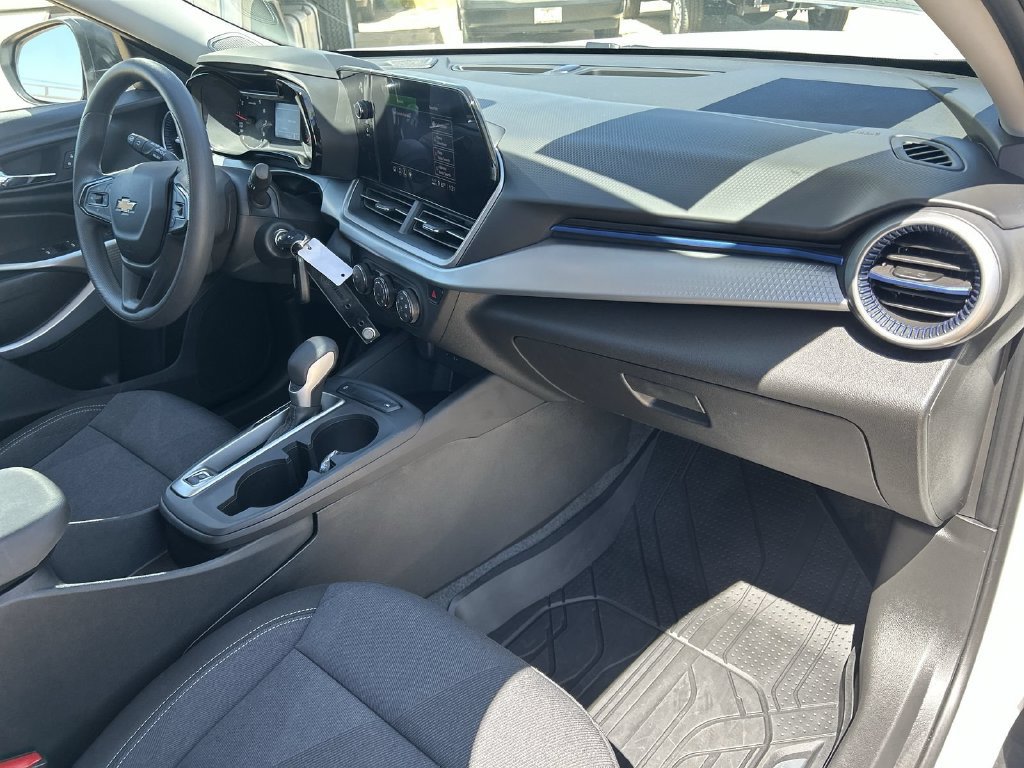Certified 2026 Chevrolet Trax LS FWD image 27