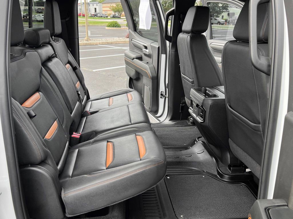 Used 2024 GMC Sierra 1500 AT4 image 18
