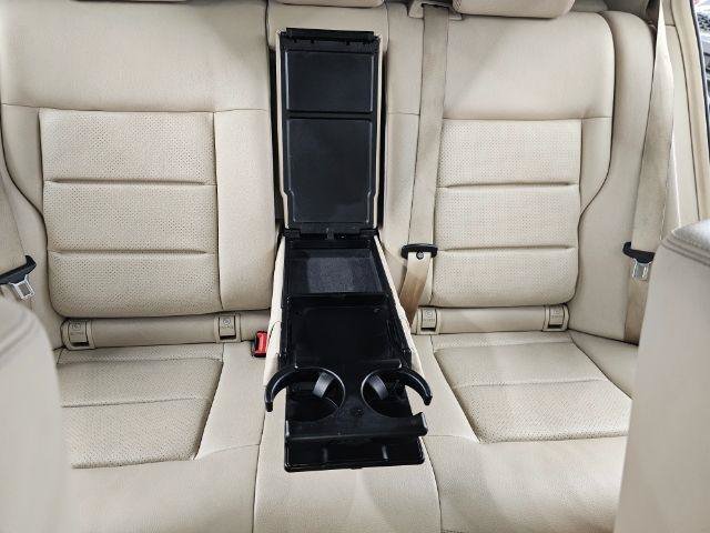 Used 2016 Mercedes-Benz E 350 4MATIC Sedan image 35