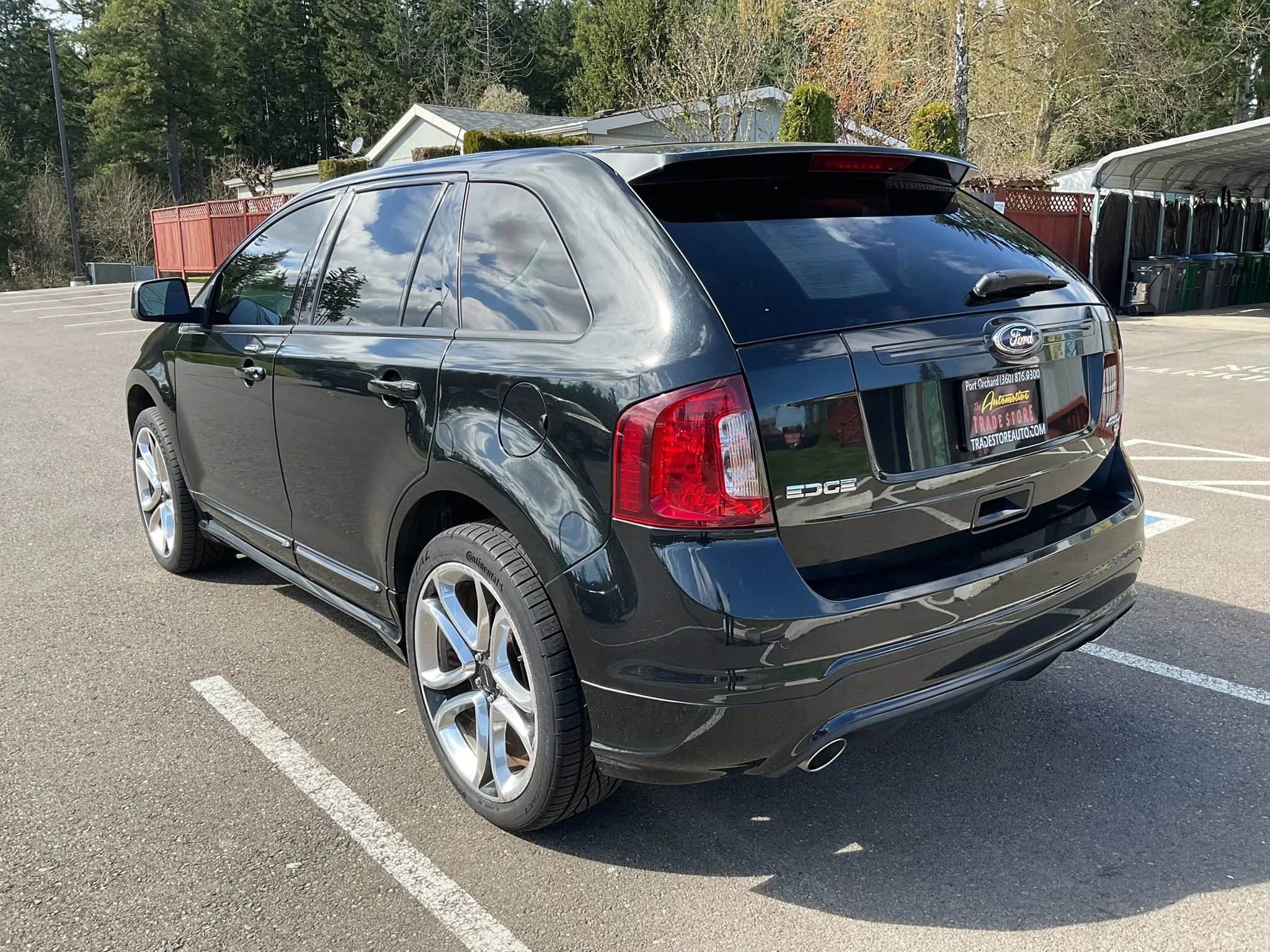 Used 2011 Ford Edge Sport w/ Driver Entry Pkg AWD/4WD image 3