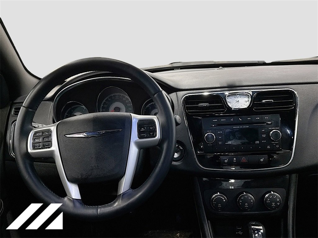 Used 2013 Chrysler 200 Limited image 21