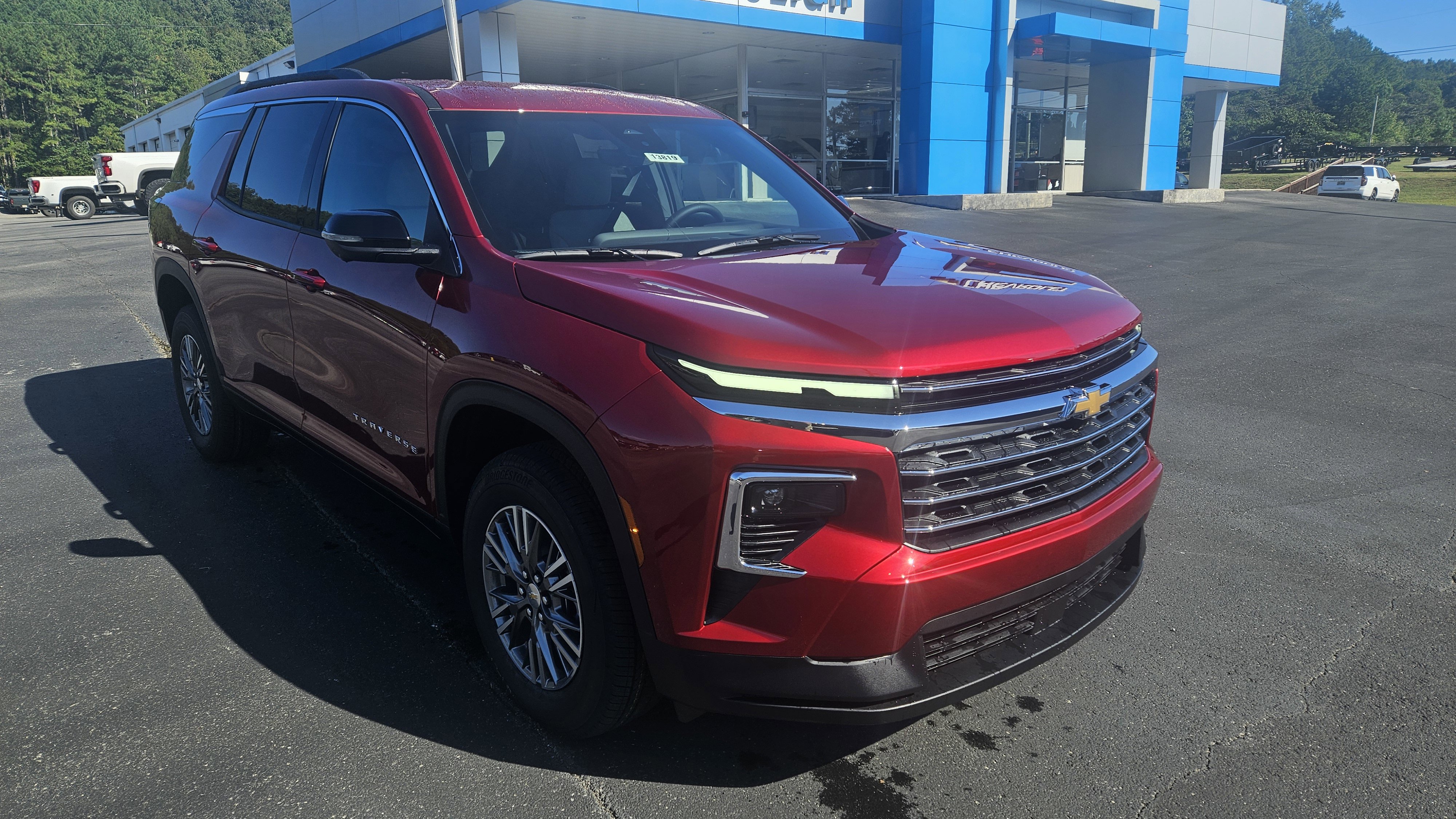 New 2026 Chevrolet Traverse LT w/ Driver Confidence Package image 2