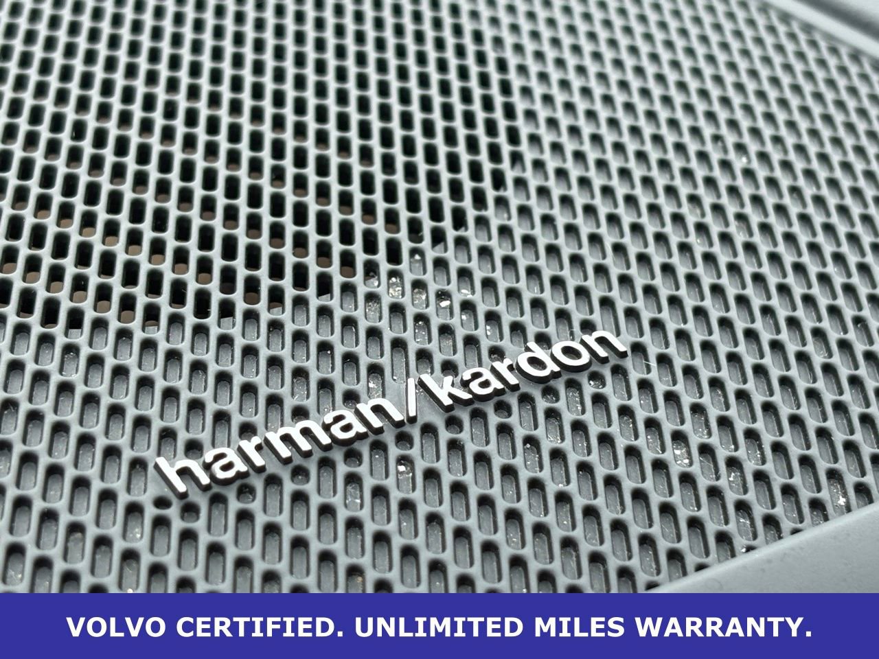 Certified 2024 Volvo XC60 B5 Ultimate w/ Protection Package Premier image 26