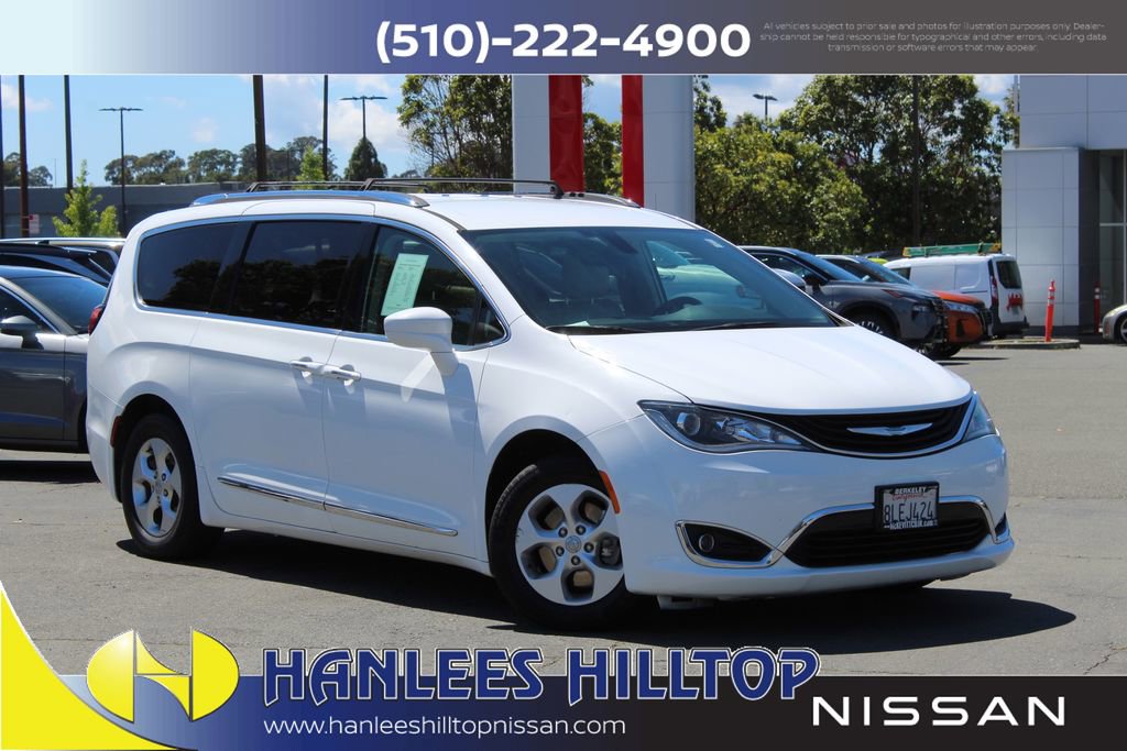 Used 2018 Chrysler Pacifica Touring-L image 1