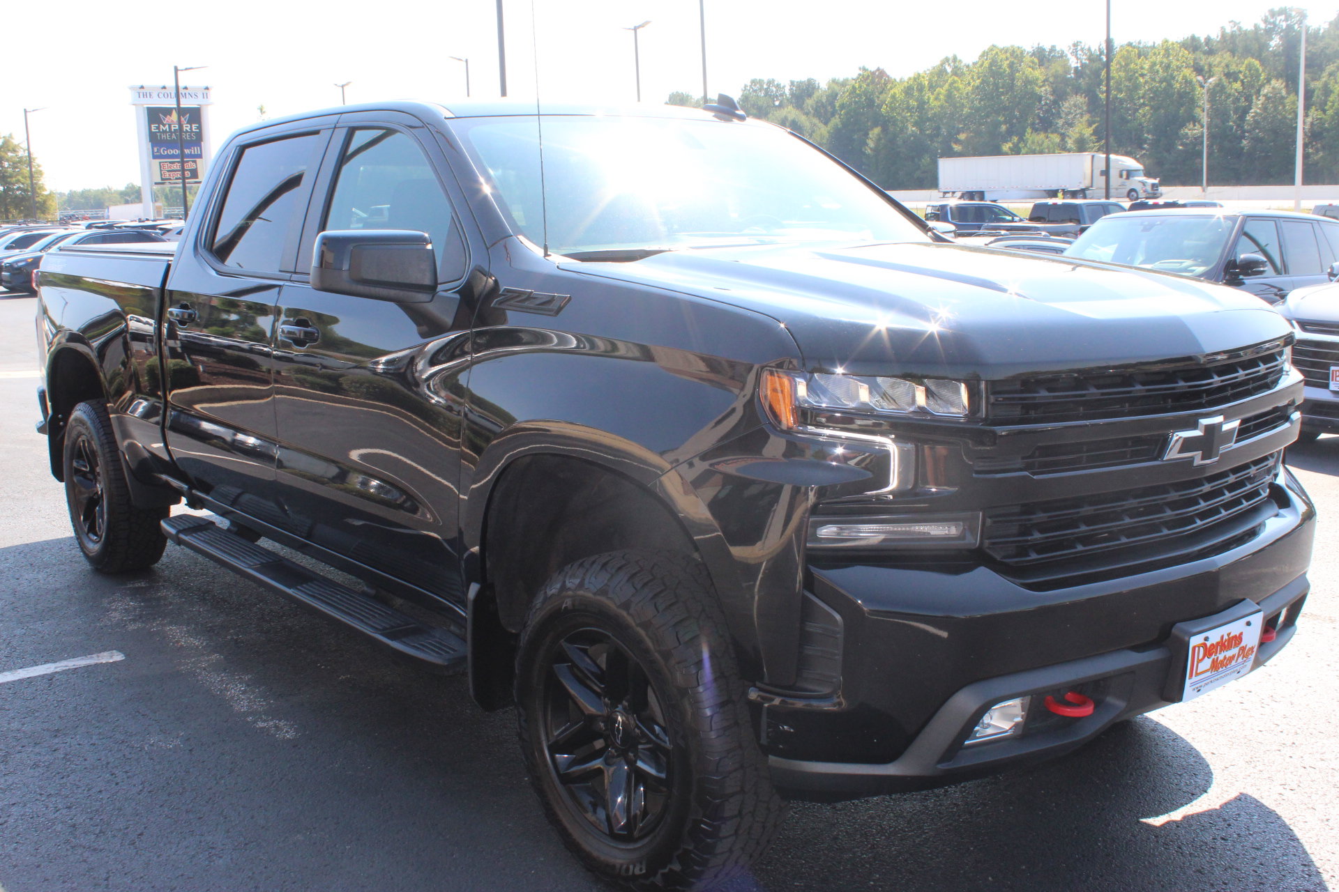 Used 2022 Chevrolet Silverado 1500 LT Trail Boss w/ Bed Protection Package AWD/4WD image 4