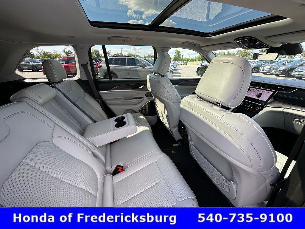 Used 2022 Jeep Grand Cherokee Overland image 45