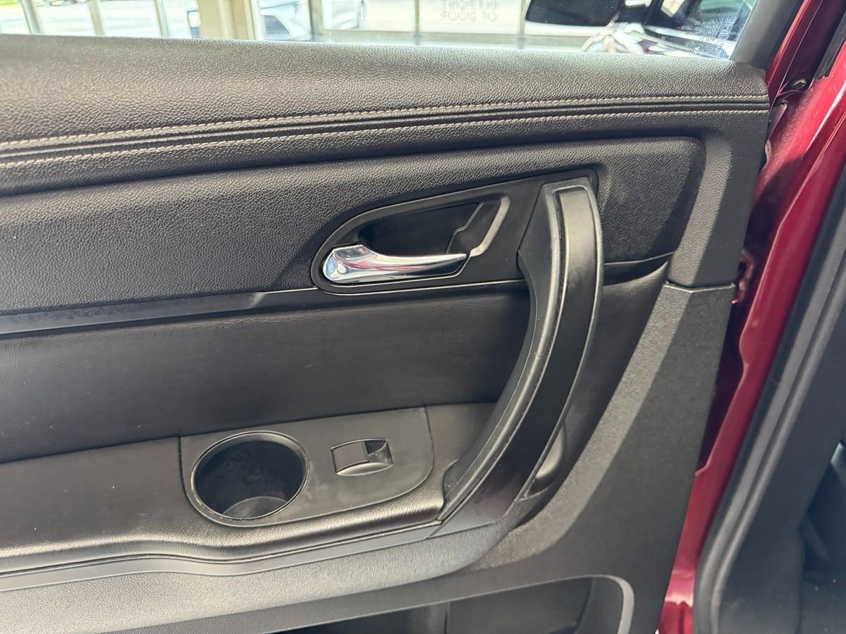 Used 2015 Chevrolet Traverse LT w/ Style and Technology Package image 42