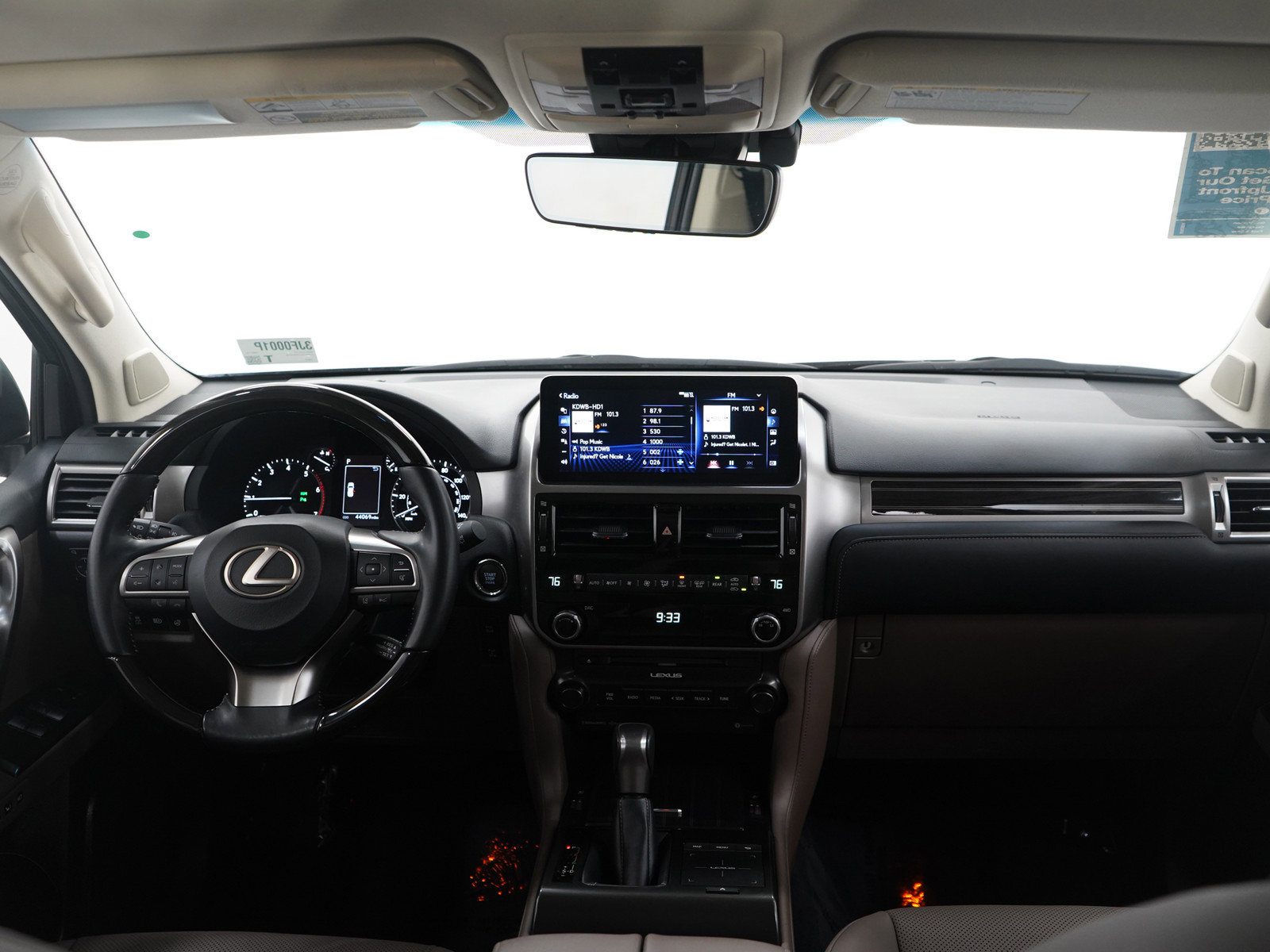 Used 2023 Lexus GX 460 Premium w/ Premium Package image 16