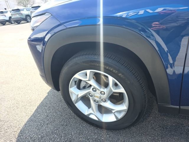 Used 2024 Chevrolet Trax LS w/ LS Convenience Package image 12