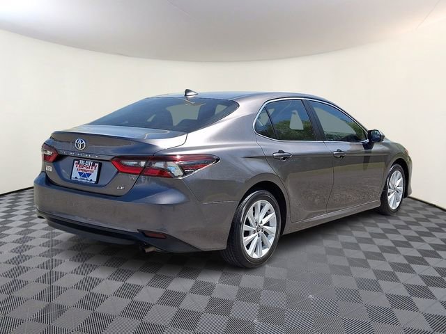 Used 2022 Toyota Camry LE FWD image 6