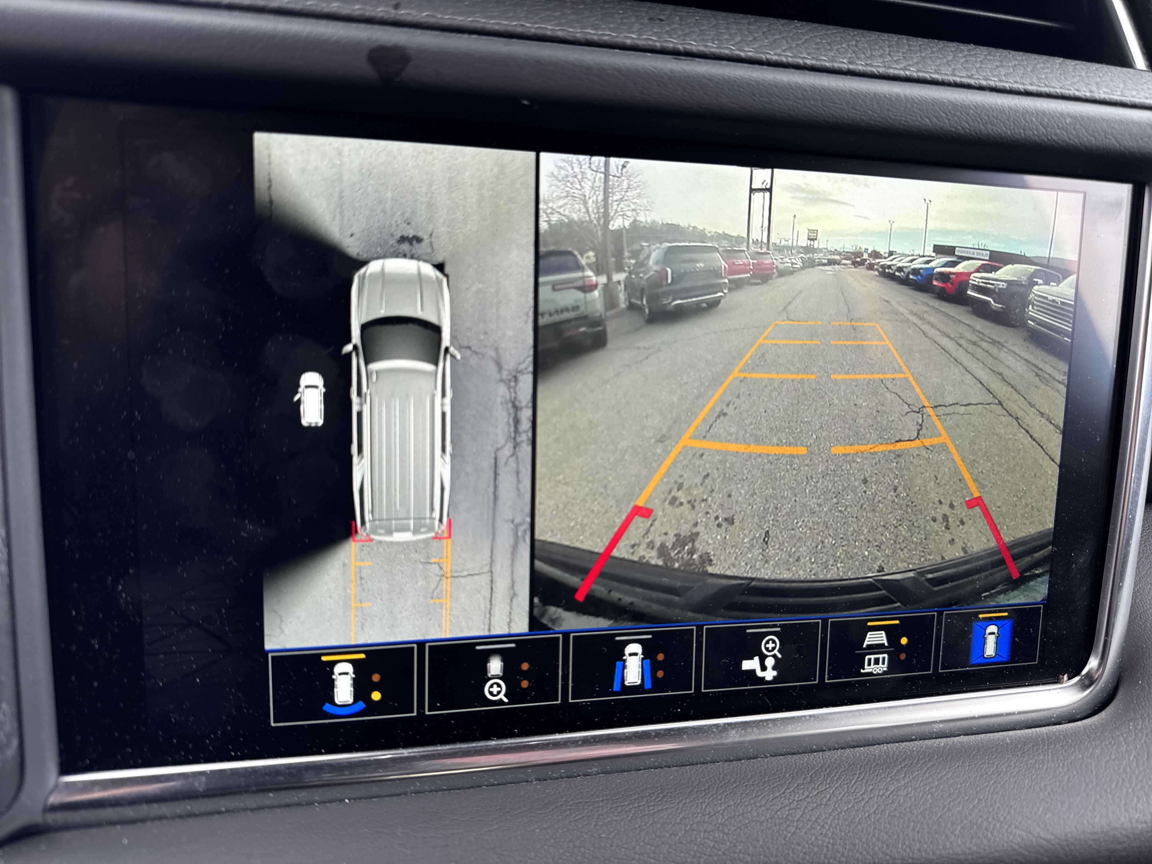 Used 2024 GMC Yukon XL Denali image 23