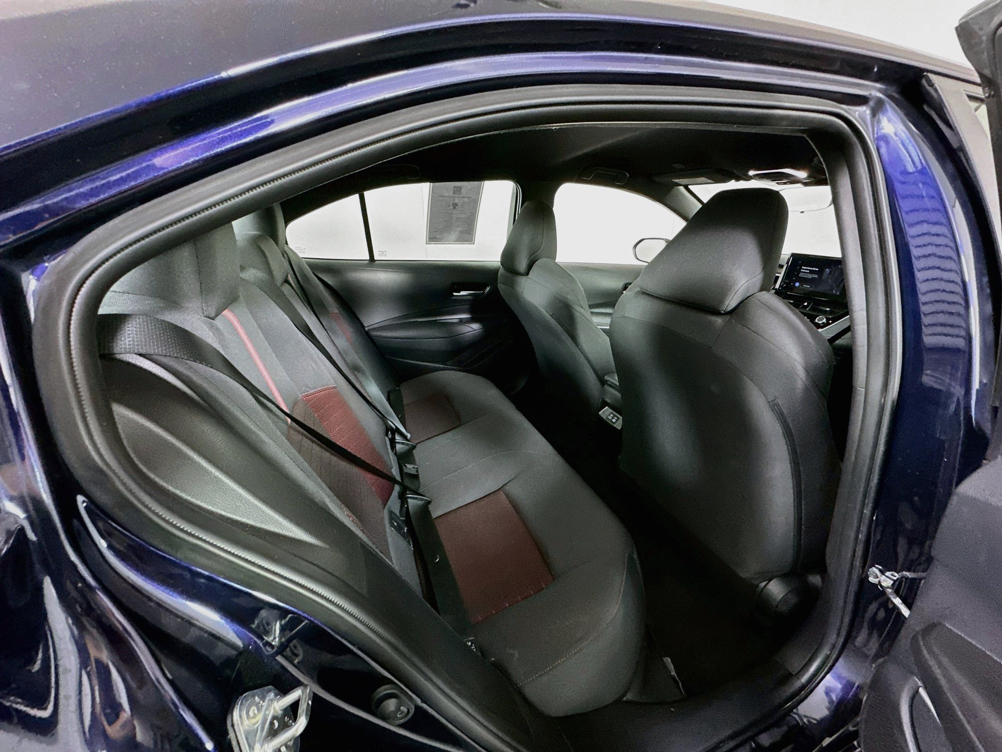 Used 2025 Toyota Corolla SE FWD image 29