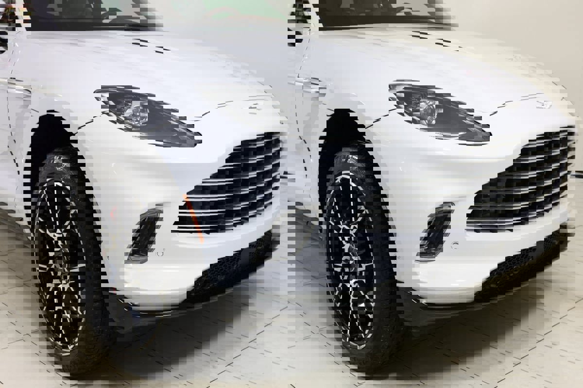 Used 2021 Aston Martin DBX image 37