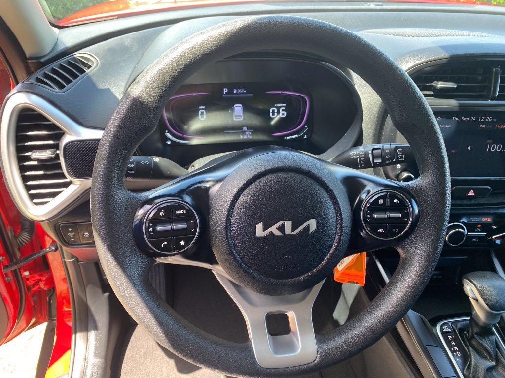 Used 2024 Kia Soul LX w/ Option Group 015 FWD image 32