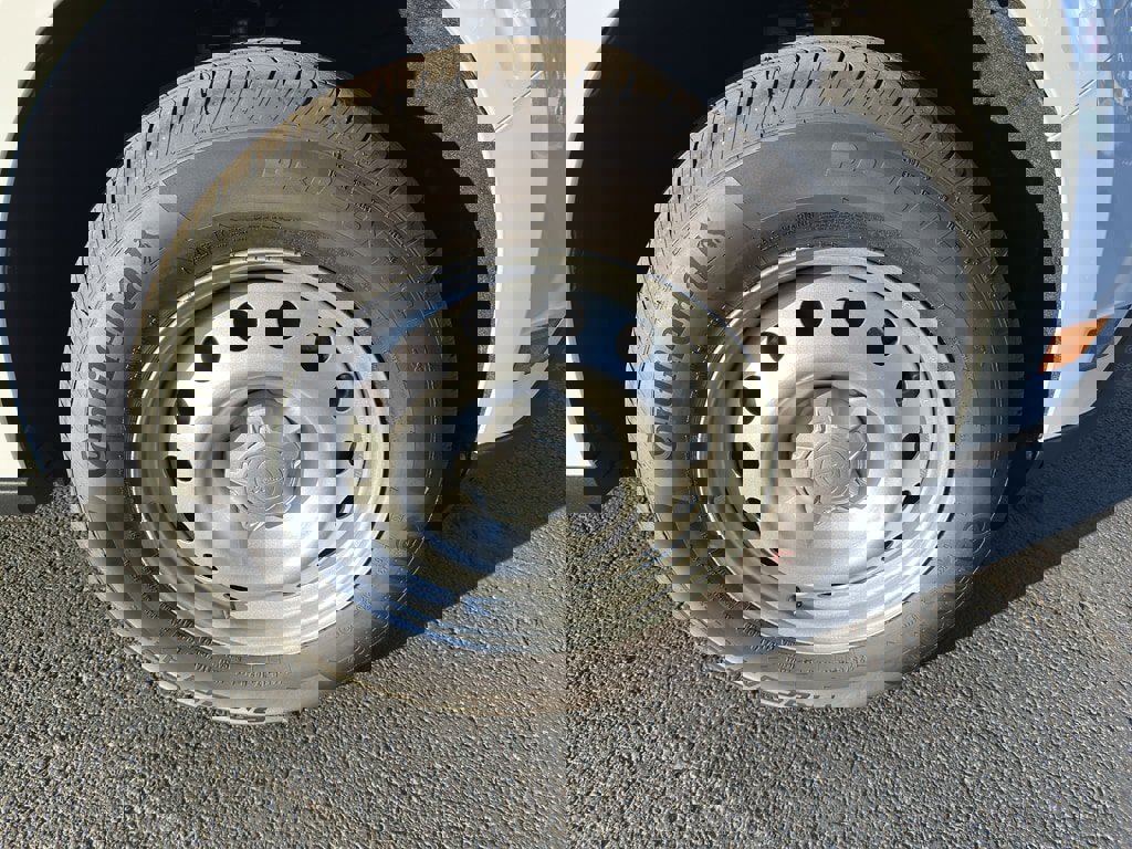 New 2025 Ford Maverick XL w/ Equipment Group 101A image 8