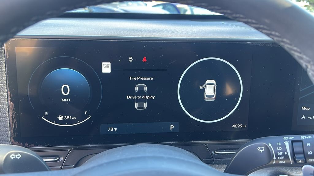 Used 2025 Hyundai Kona Limited image 16