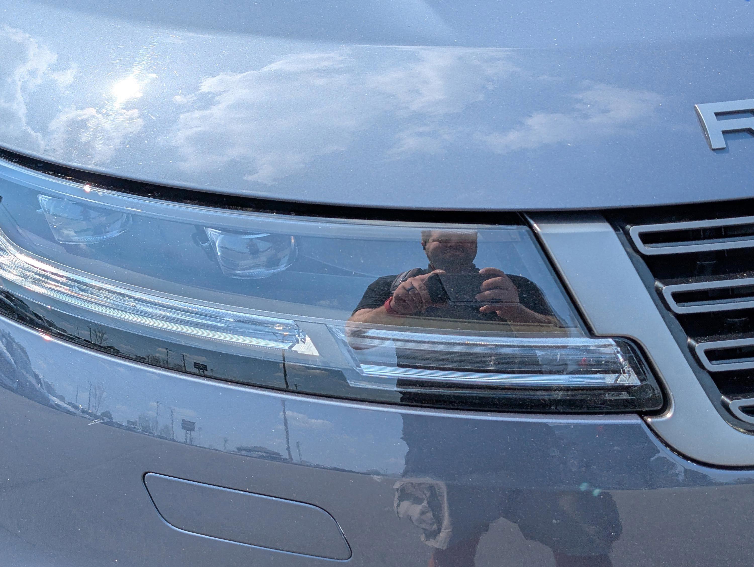 Used 2023 Land Rover Range Rover Sport SE image 4