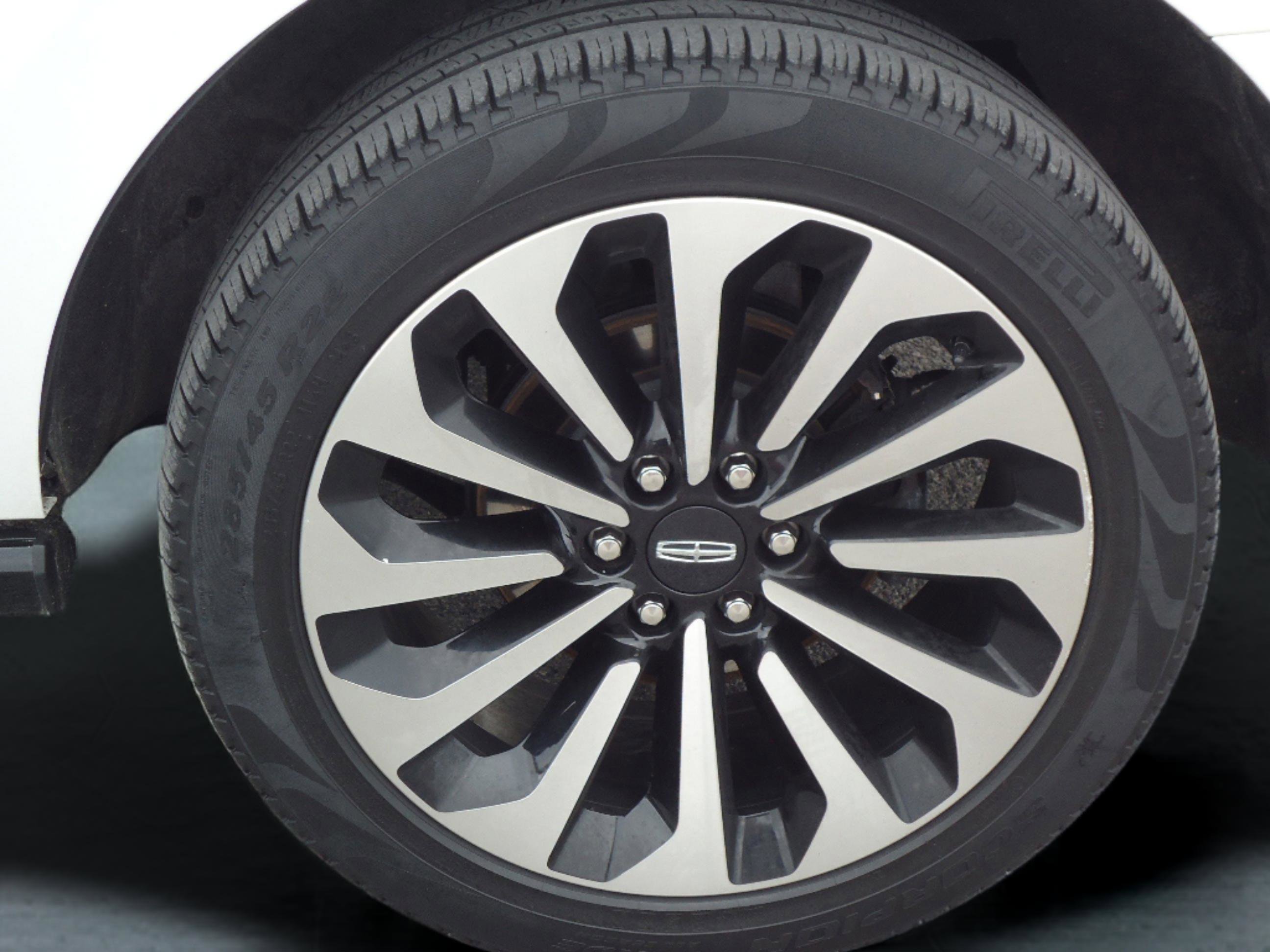 Used 2023 Lincoln Navigator Reserve AWD/4WD image 9