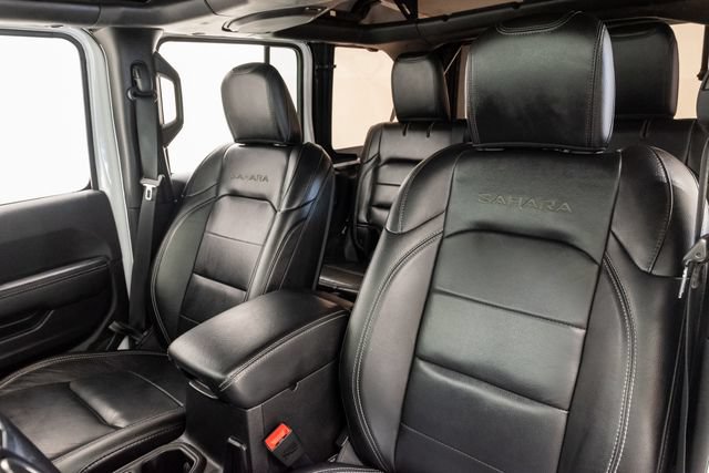 Used 2018 Jeep Wrangler Unlimited Sahara AWD/4WD image 9