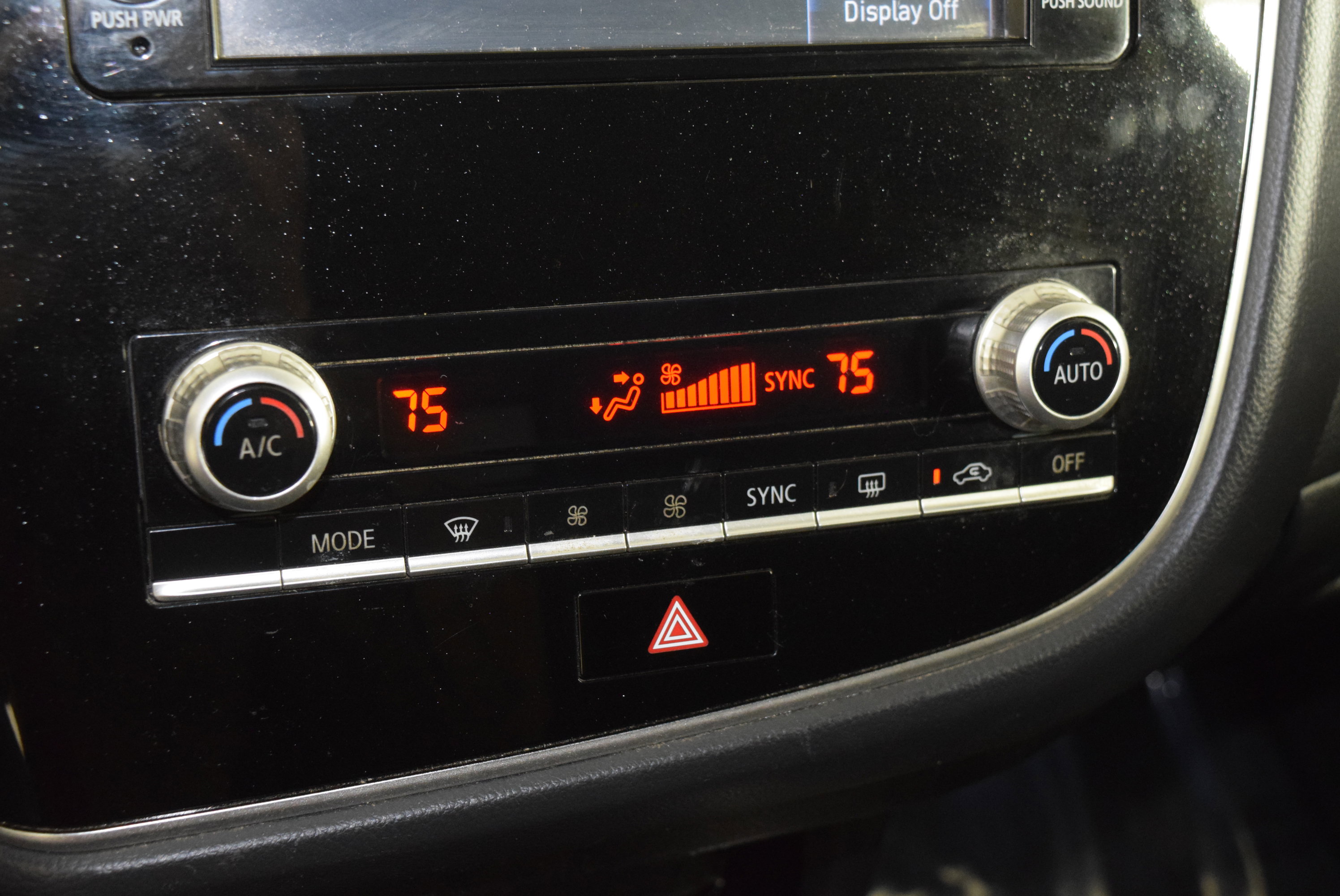 Used 2020 Mitsubishi Outlander ES image 19