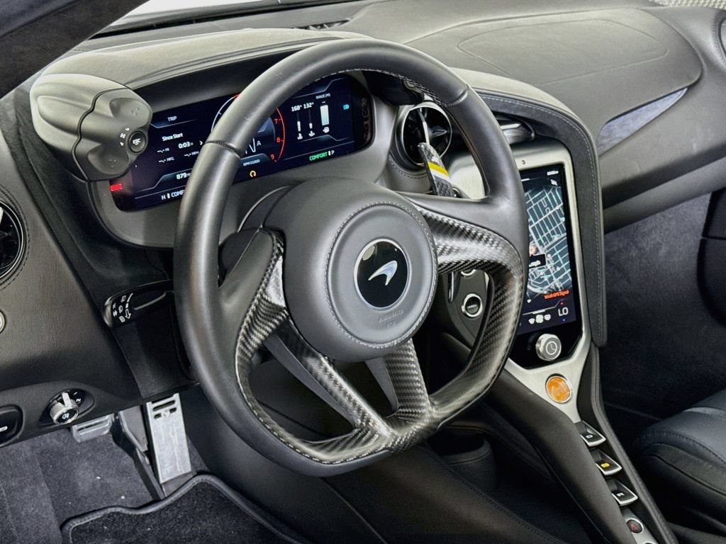 Used 2025 McLaren 750S Spider RWD image 10