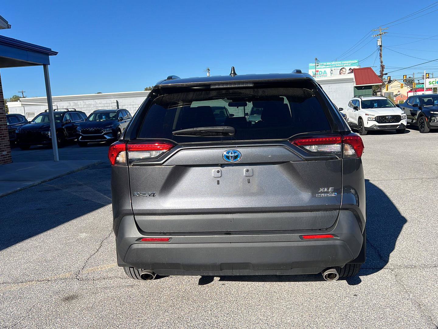 Used 2023 Toyota RAV4 XLE w/ Convenience Package AWD/4WD image 4