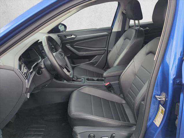 Certified 2023 Volkswagen Jetta SE w/ Panoramic Sunroof Package FWD image 10