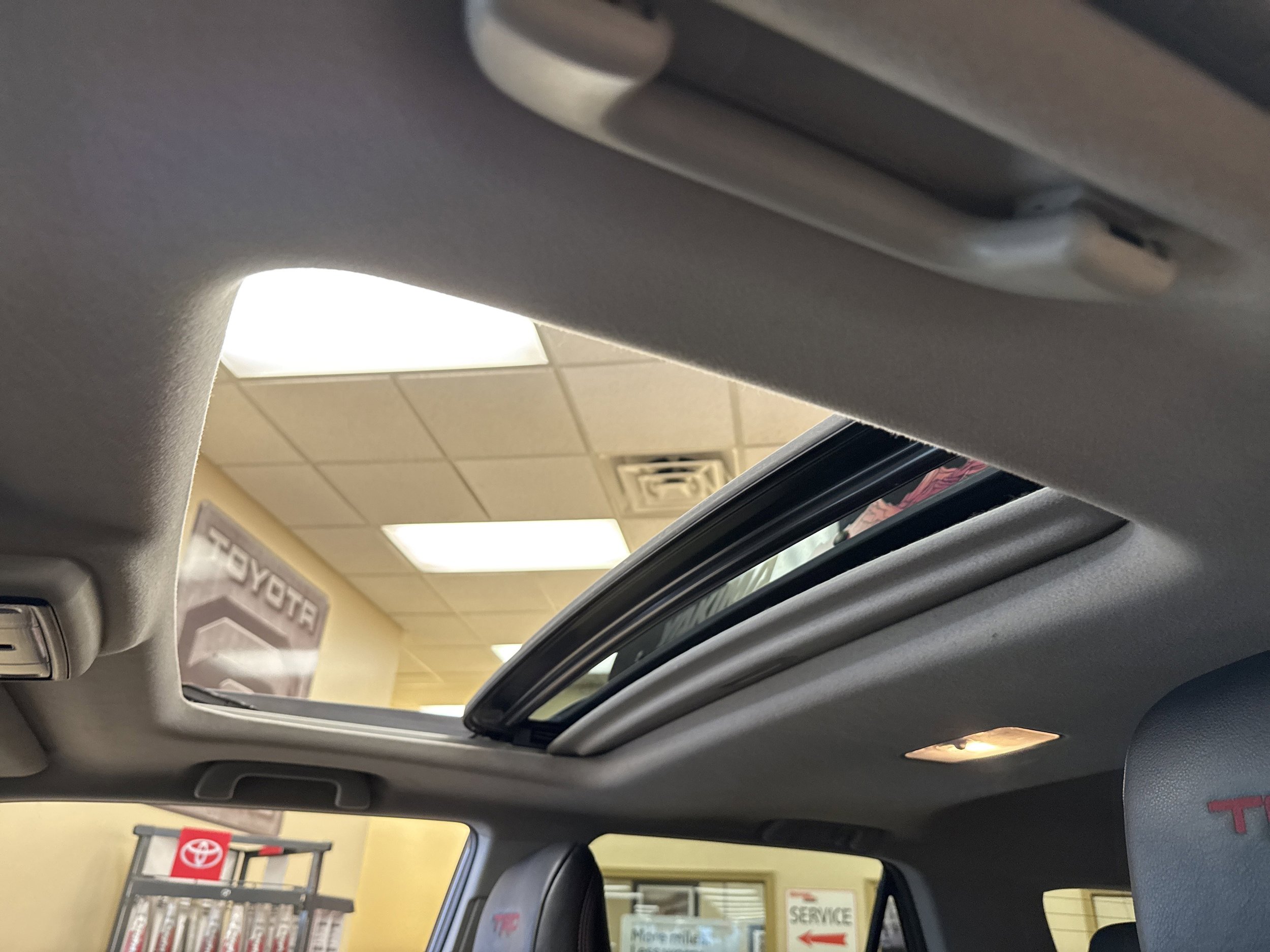 Used 2020 Toyota 4Runner Venture w/ Moonroof Package AWD/4WD image 7