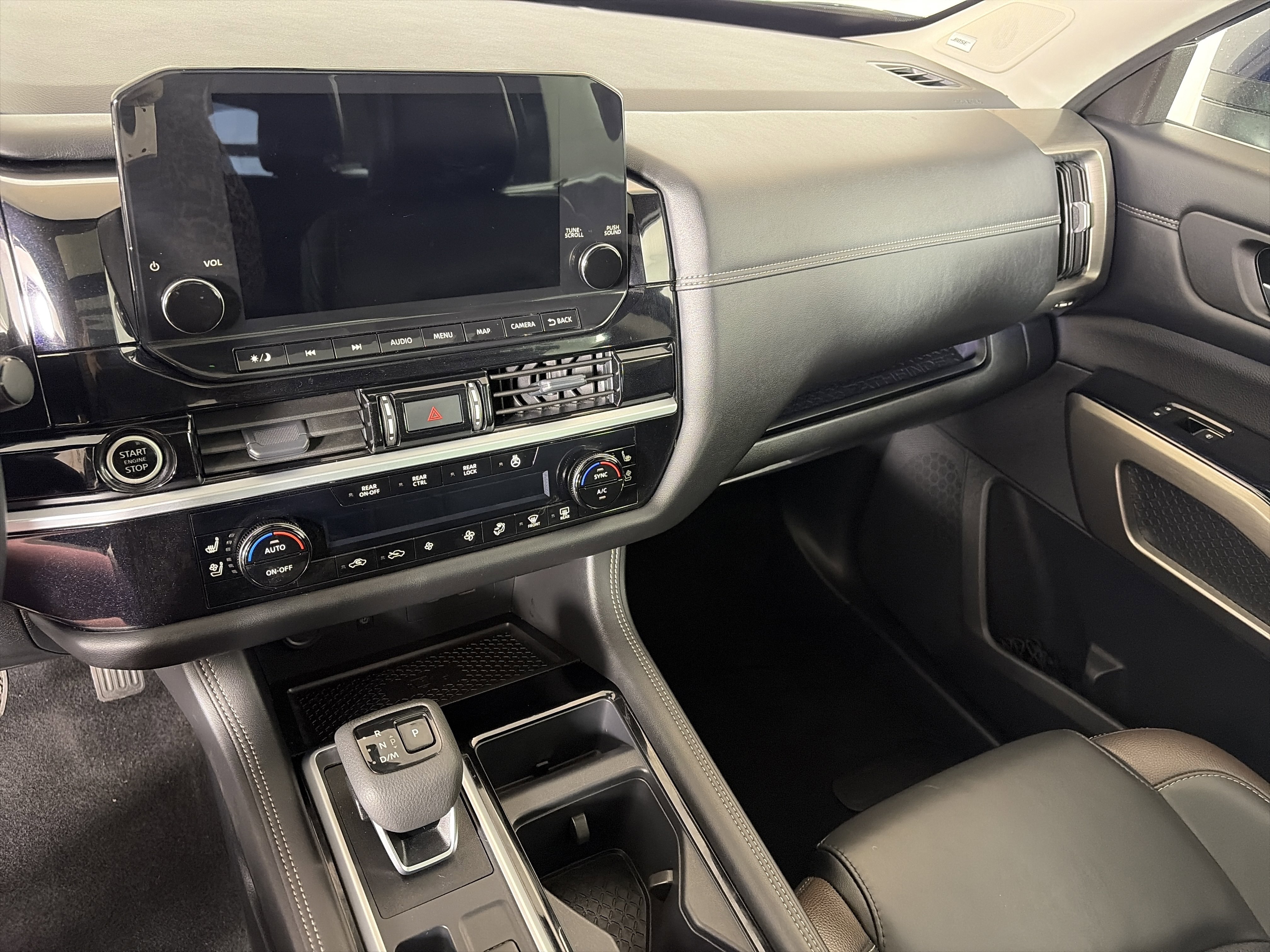 Used 2024 Nissan Pathfinder Platinum w/ Cargo Package image 4