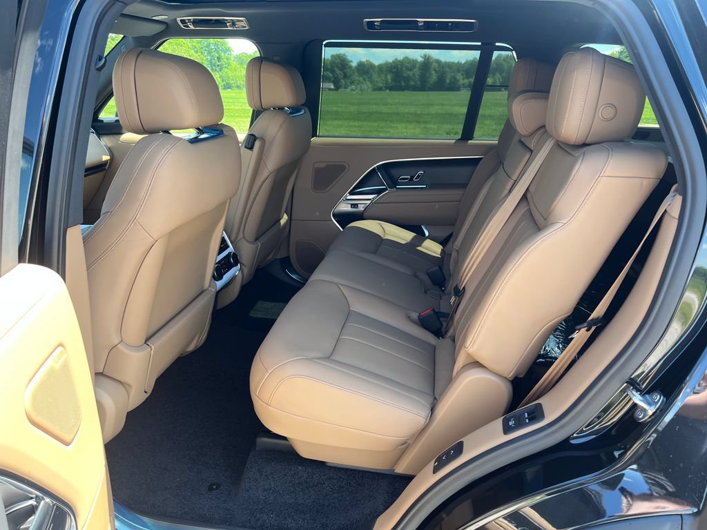 New 2026 Land Rover Range Rover Long Wheelbase SE AWD/4WD image 16