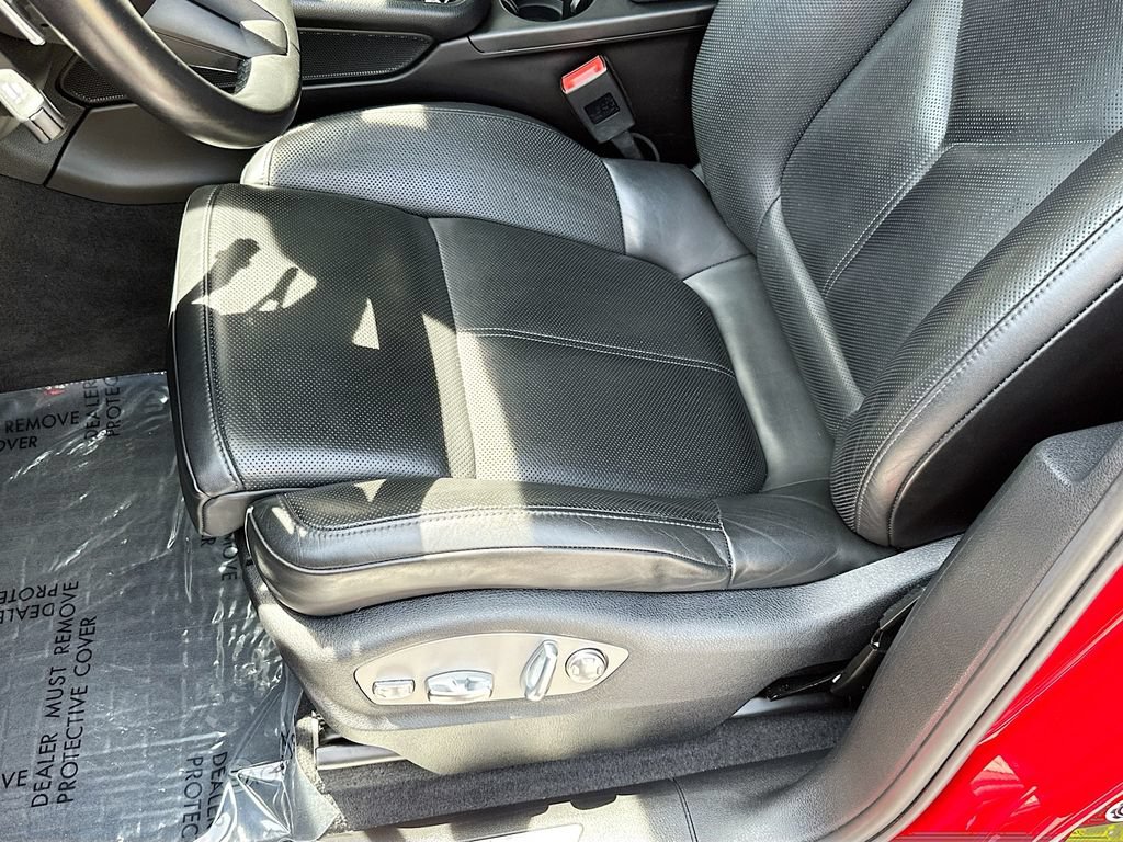 Certified 2022 Porsche Macan S AWD/4WD image 22