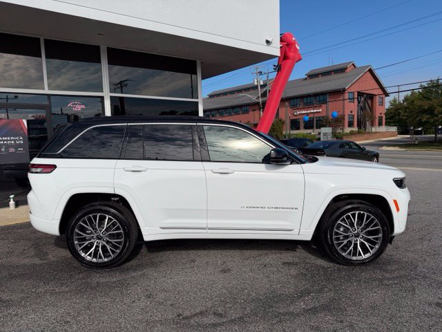 New 2027 Jeep Grand Cherokee Summit w/ Adv Protech Group IV AWD/4WD image 20